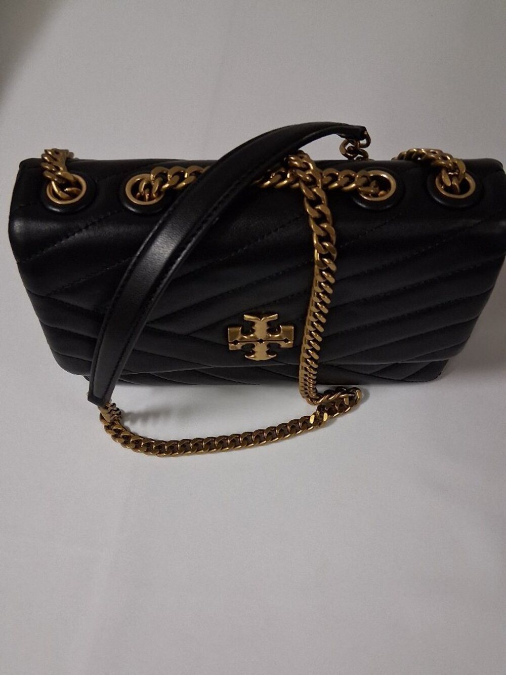 Tory Burch Kira Chevron Convertible Shoulder Bag – Black (Style 90446-001)